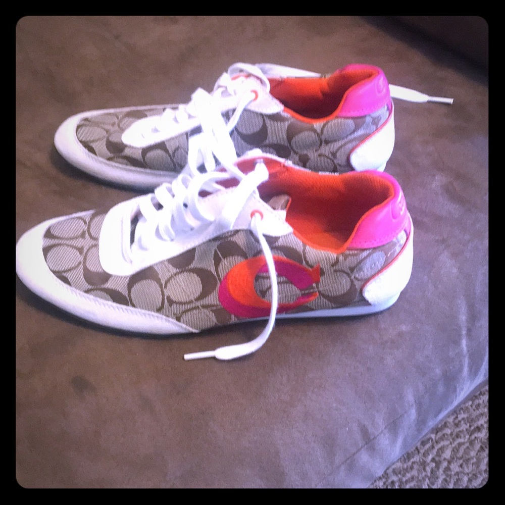 Size 9 like new Coach women’s tennis shoes